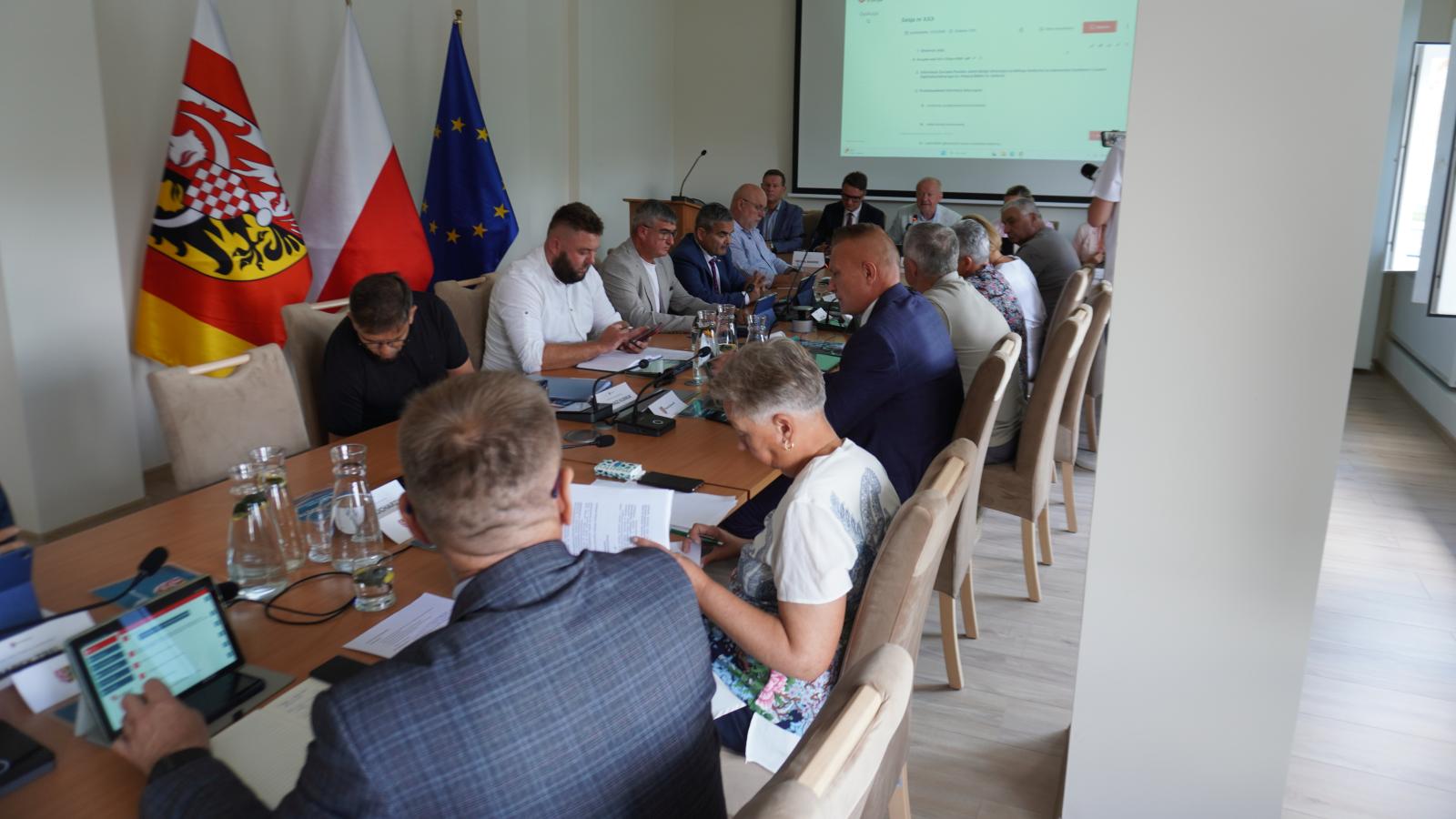 Blisko 5 godzin dyskusji. To była najdłuższa sesja tej kadencji